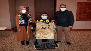 Fenerbahçeli futbolculardan anlamlı hareket