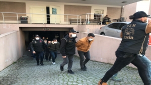 FETÖ'nün TSK yapılanmasına yönelik İzmir merkezli operasyonda 25 şüpheli tutuklandı