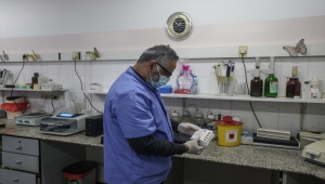 Gazze'de yenidoğan tarama test materyallerinin tükenmesi genetik hastalıkların teşhisini geciktiriyor