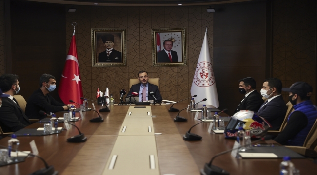 Gençlik ve Spor Bakanı Kasapoğlu: "Branş ayırt etmeden desteğimizi sunuyoruz"