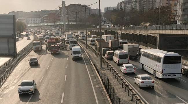 GÜNCELLEME - Kocaeli'de D-100 kara yolundaki kaza ulaşımı aksattı