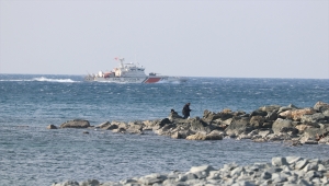 Hatay'da botla açıldığı denizde kaybolan genci arama çalışmaları sürüyor