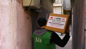 İHH'dan Lübnan'daki mülteci kamplarında yaşayan Filistinli ailelere yardım