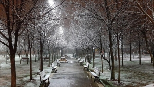 İstanbul'un yüksek kesimlerinde kar yağışı