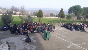 "İtalya'ya götüreceğiz" dedikleri sığınmacıları Aydın'a bıraktılar