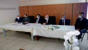 Kahramanmaraş'ta ihtiyaç sahibi 400 öğrenciye tablet hediye edildi