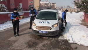 Kahramanmaraş'ta polisten 155'i arayan iki kardeşe hediye tablet