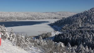 Kar yağışı Abant ve Kartalkaya'ya ilgiyi arttırdı
