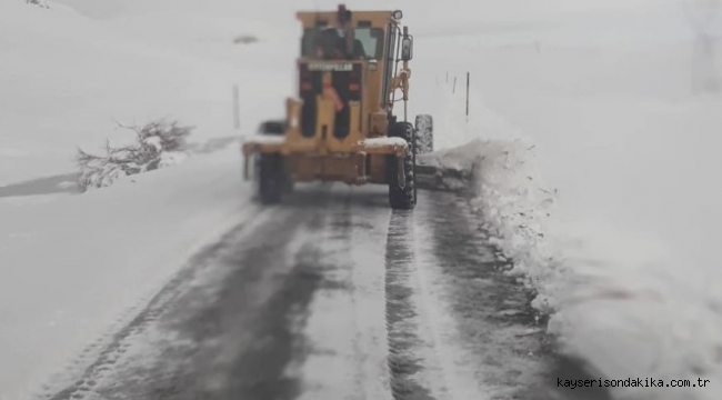 Kayseri'de kar nedeniyle kapanan 69 mahallenin yolu ulaşıma açıldı
