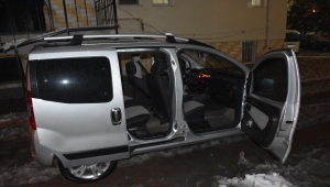 Kayseri'de polisin kovaladığı şüpheliler, kullandıkları aracı bırakıp kaçtı