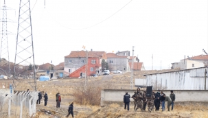 Kayseri'de tüfekle havaya rastgele ateş eden şüpheli özel harekat polislerince yakalandı