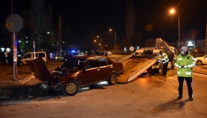 Kayseri Son Dakika: Otomobil sivil polis aracına çarptı: 1 yaralı