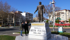 Kırkpınar'ın efsanesi Tekirdağlı Hüseyin Pehlivan'ın kitabı yazıldı