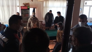 Kısıtlamada jandarmaya yakalanmamak için kıraathanedeki tuvalete gizlenen kişilere para cezası kesildi