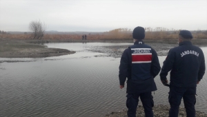 Kızılırmak'ta kaçak balık avlayan 3 kişiye cezai işlem uygulandı