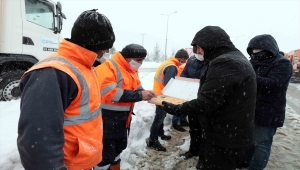 Kocaeli'nde karla mücadele çalışmaları sürüyor