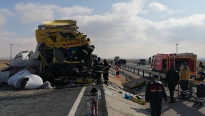 Konya'da iki tır çarpıştı: 1 ölü