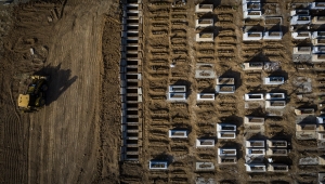 Kovid-19'dan ölenlerin defin işlemleri virüse karşı alınan önlemlerle yapılıyor