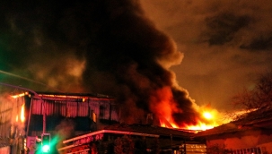 Maltepe'de iş yerinde çıkan yangın söndürüldü