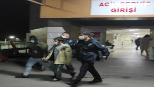 Manisa'da uyuşturucu ele geçirilen otomobildeki iki zanlı tutuklandı