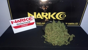 Markette adres soran kişiden şüphelenen emniyet amiri kovalamaca sonucu uyuşturucu ele geçirdi