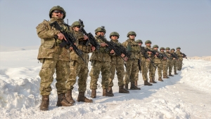 Mehmetçik yeni kamuflajlarıyla görev başında
