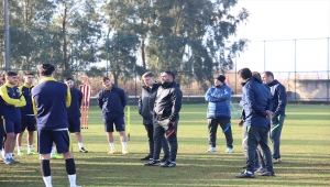 Menemenspor Teknik Direktörü Ümit Karan: "Yüreğimizi ortaya koymamız gerekiyor"