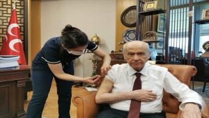 MHP Genel Başkanı Bahçeli, Kovid-19 aşısı yaptırdı
