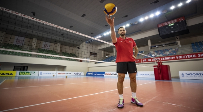 Milli voleybolcu Adis Lagumdzija: "Hedefimiz grup birincisi olarak Avrupa Şampiyonası'na katılmak"
