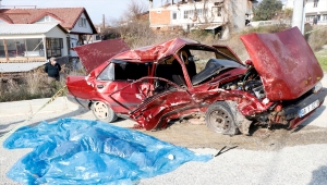 Muğla'da iki otomobil çarpıştı: 2 ölü, 3 yaralı 