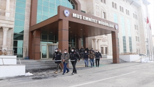 Muş'ta ehliyet sınavı için kopya düzeneği hazırlayan 9 şüpheli gözaltına alındı