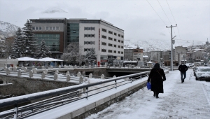 Orta ve Doğu Karadeniz'de kar yağışı etkili oluyor