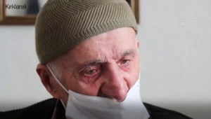 Sağlık Bakanı Koca aşı olan "Selim dede"nin duygu dolu görüntülerini paylaştı
