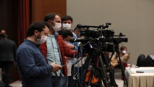 Salgınla mücadelenin görünmez kahramanları: Gazeteciler