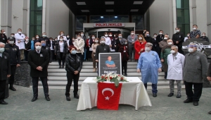 Samsun'da Kovid-19'dan ölen ortopedi uzmanı Necati Emirhan son yolculuğuna uğurlandı