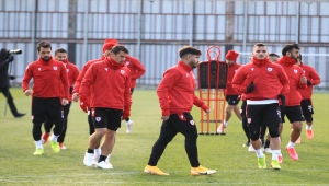 Samsunspor Teknik Direktörü Sağlam: "Altay maçını kazanıp avantaj elde etmek istiyoruz"