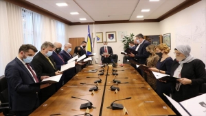 Saraybosna Kantonu Eğitim Bakanı Muminovic, Bosna Hersek'in ilk başörtülü bakanı oldu