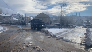 Şırnak, Siirt ve Bingöl'de kar yağışı ulaşımı aksatıyor