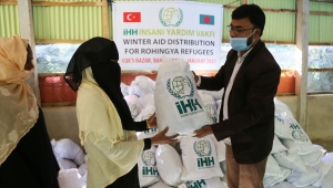 Türkiye'den Arakanlı mültecilere yardım
