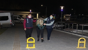 Uyuşturucu kullanırken çekilen görüntülerde Ümitcan Uygun'un yanında bulunan kadın Ankara emniyetine getirildi 