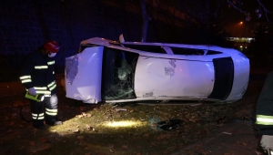 Yabancı uyruklu öğrenciler kiraladıkları otomobille kaza yaptı: 3 yaralı