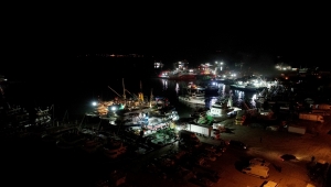 Yasaklı alan dışında kalan İğneada'da 250 tekne hamsi peşinde