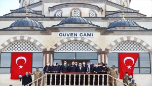 Yeni Foça Jandarma Komando Teröristle Mücadele Harekatı Okul Komutanlığında yaptırılan cami açıldı