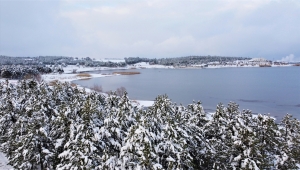 41 yıllık gölet beyaz gelinliğini giydi