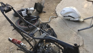 Adana'da çaldıkları motosikletle 3 kapkaça karışan iki kardeşten biri tutuklandı