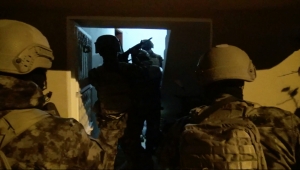 Adana'da terör örgütü El Kaide'ye yönelik operasyonda yakalanan 6 zanlıdan 5'i tutuklandı