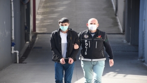 Adana'da yolcu otobüsündeki peynir tenekesinde 2 kilogram esrar ele geçirildi