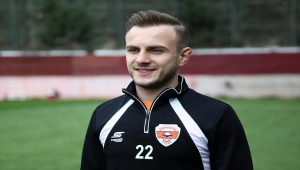 Adanaspor'un genç orta saha oyuncularından "daha iyi performans" sözü