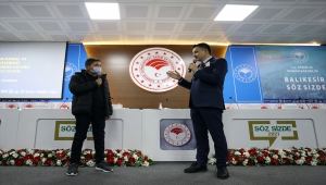 Bakan Pakdemirli, sosyal medyada ünlenen küçük çoban Şevki'ye köpek ve koyun hediye etti