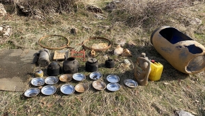 Bitlis'te teröristlere ait gıda ve yaşam malzemesi ele geçirildi